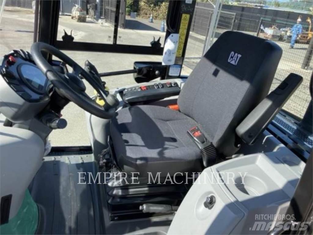 CAT 907M Фронтальные погрузчики