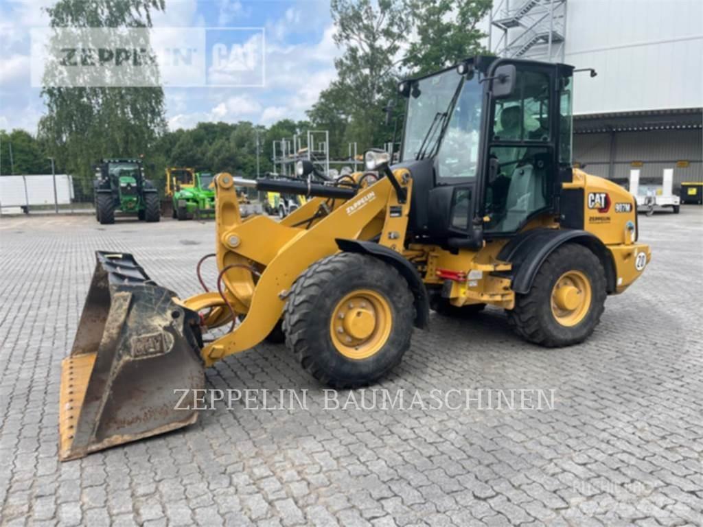 CAT 907M Фронтальные погрузчики