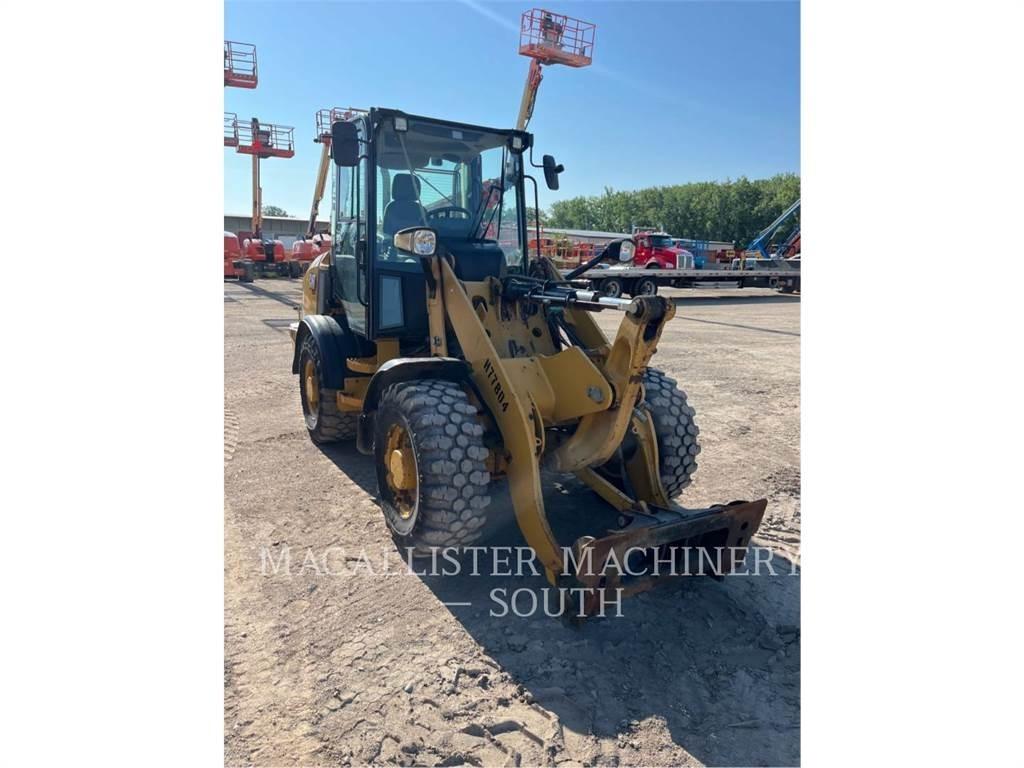 CAT 907M Фронтальные погрузчики