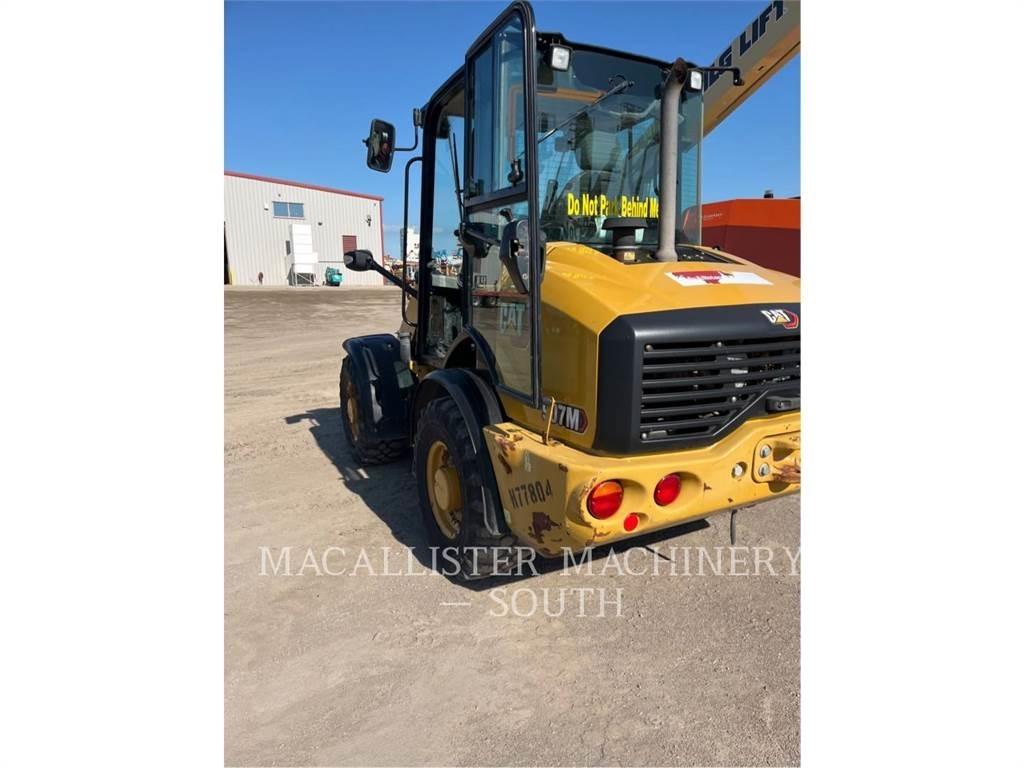 CAT 907M Фронтальные погрузчики