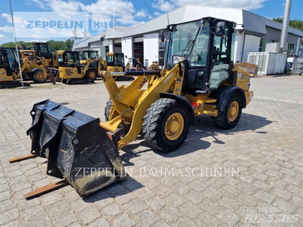 CAT 907M Фронтальные погрузчики