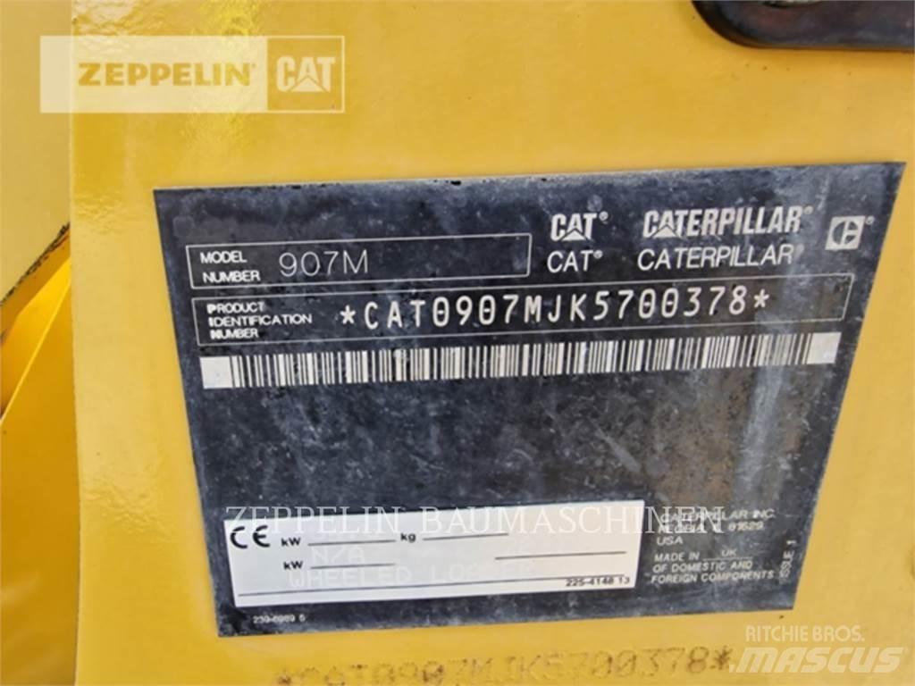 CAT 907M Фронтальные погрузчики