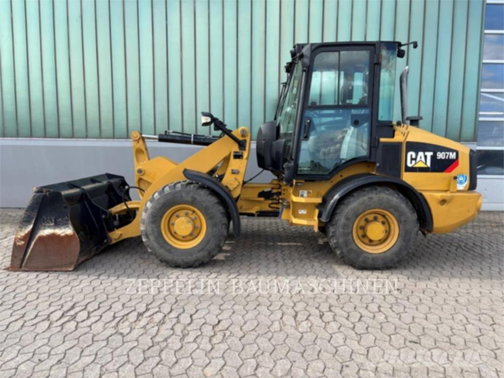 CAT 907M Фронтальные погрузчики