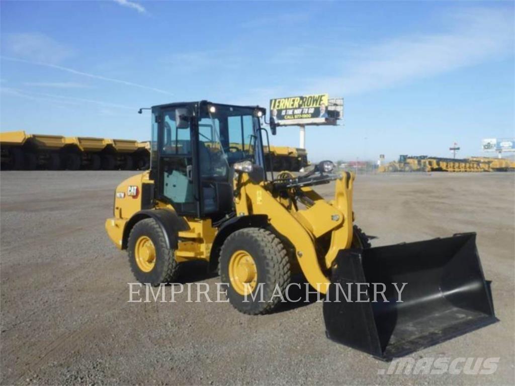 CAT 907M Фронтальные погрузчики