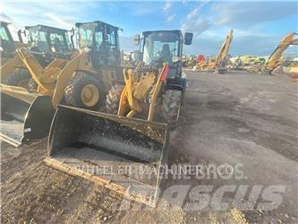 CAT 908 Фронтальные погрузчики