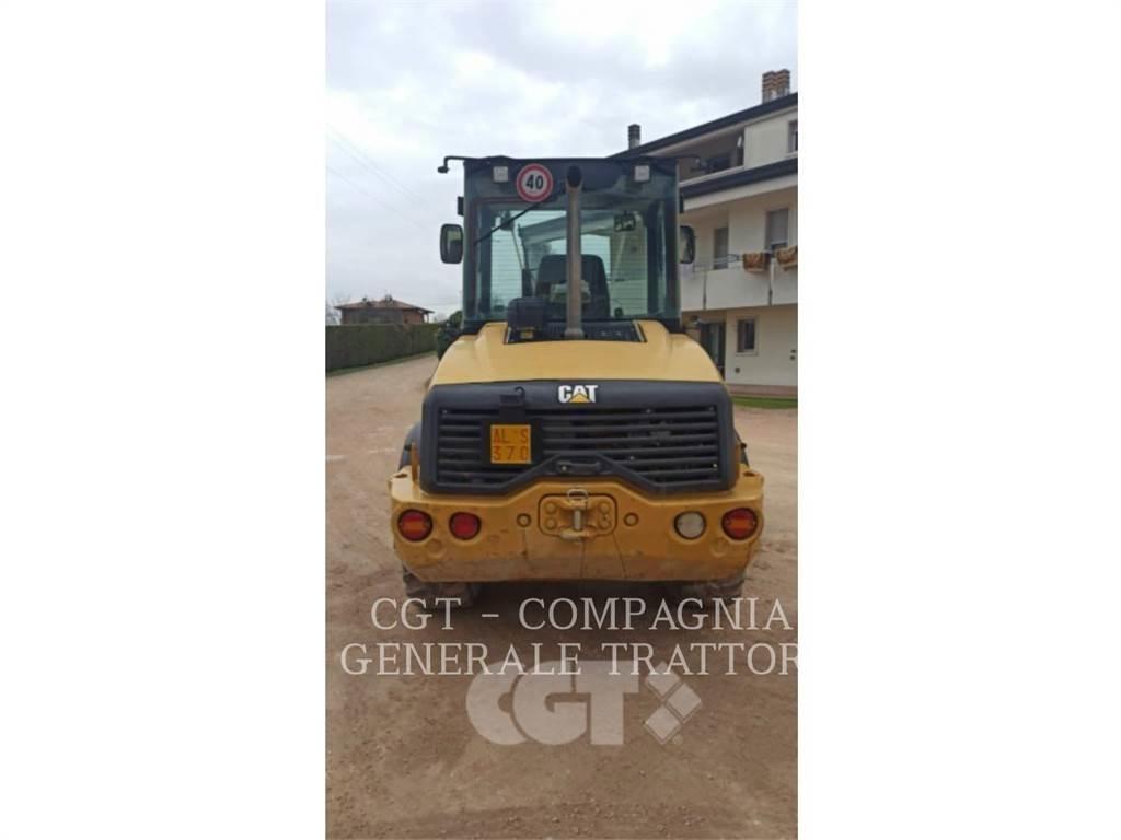 CAT 908 Фронтальные погрузчики