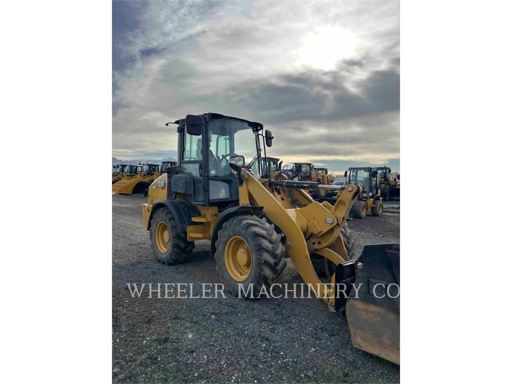 CAT 908 Фронтальные погрузчики