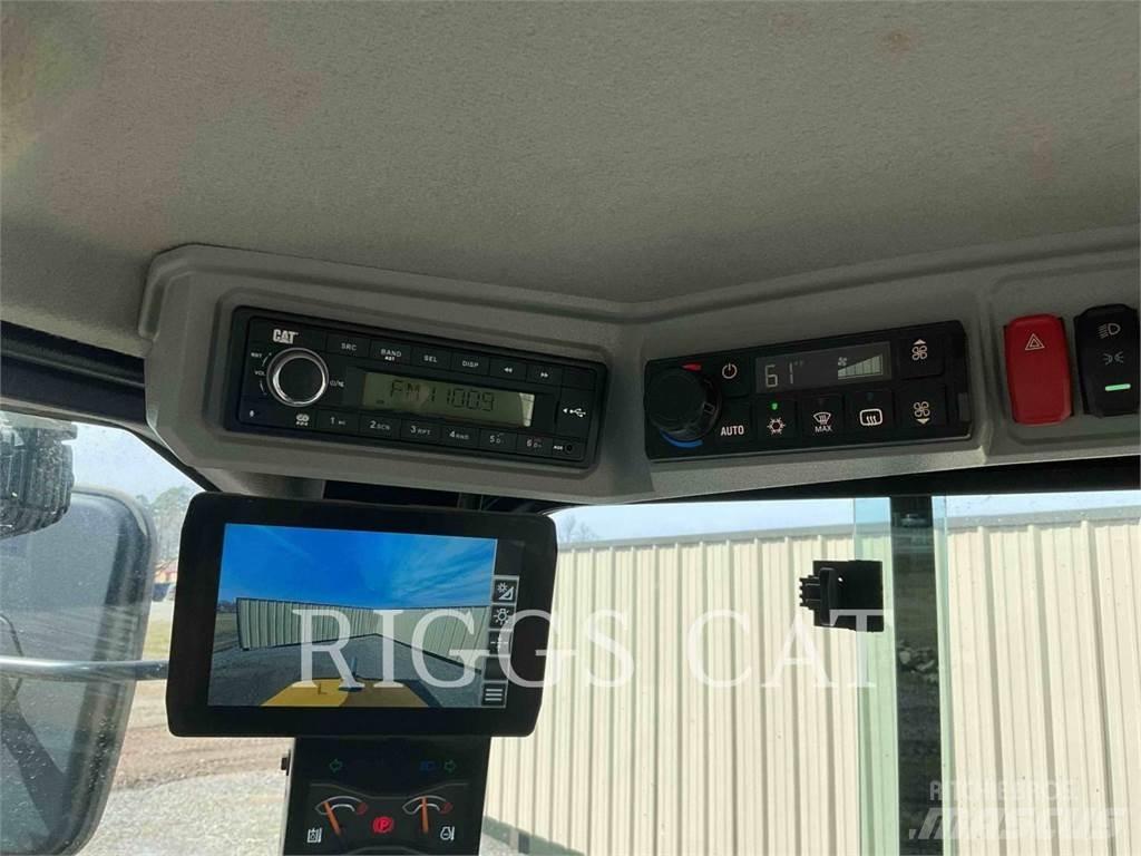 CAT 908 Фронтальные погрузчики