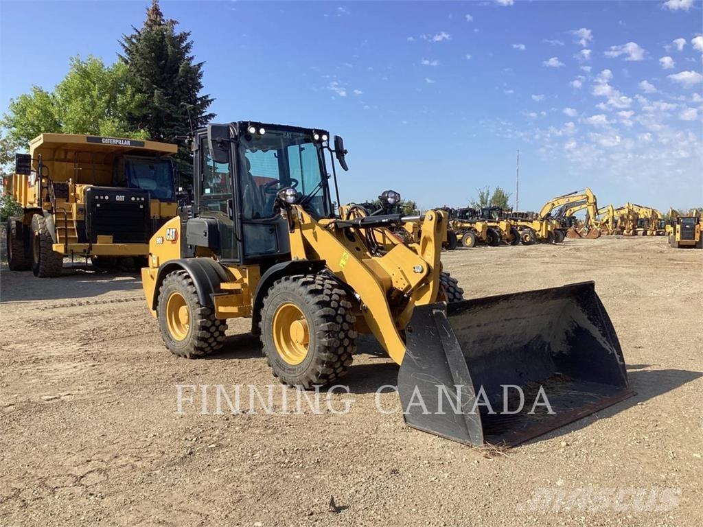 CAT 908 Фронтальные погрузчики