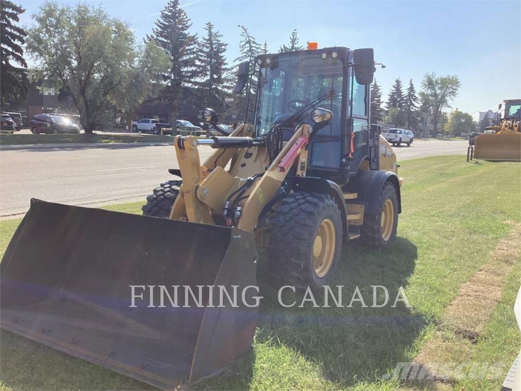 CAT 908 Фронтальные погрузчики