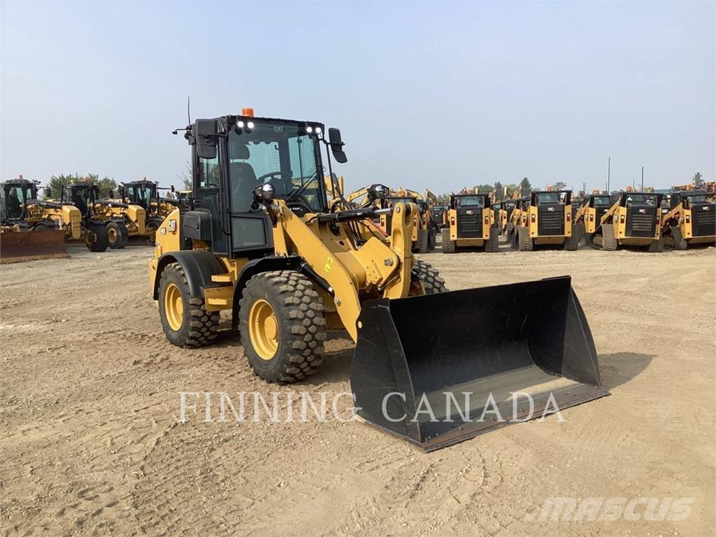 CAT 908 Фронтальные погрузчики