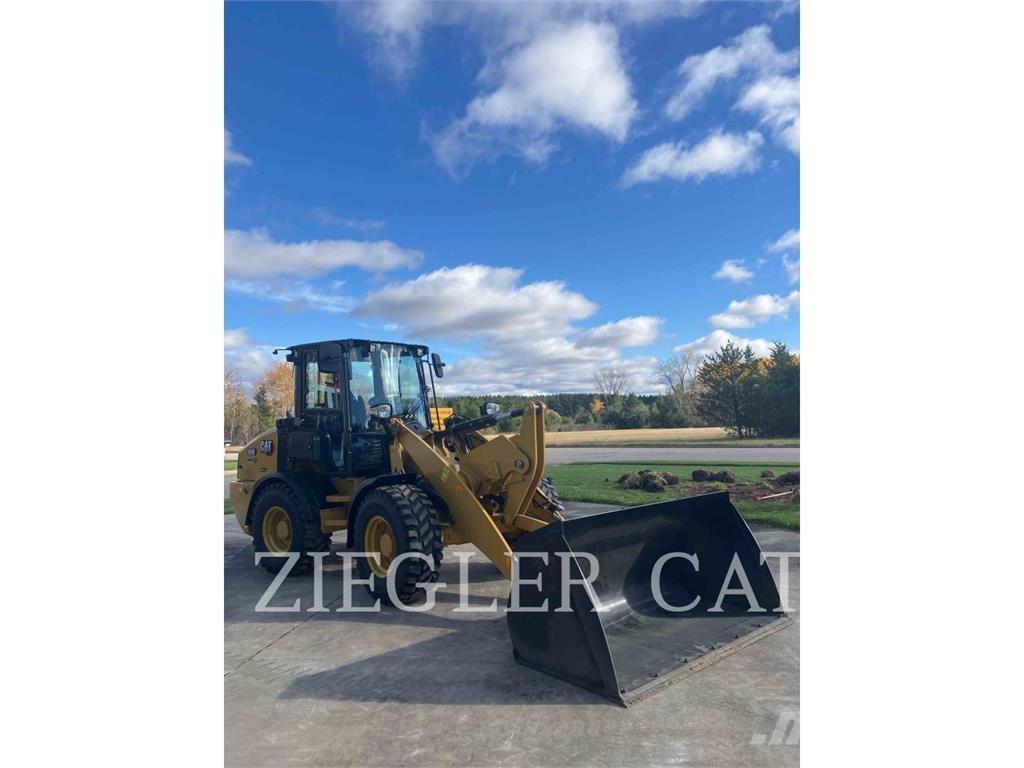 CAT 908 Фронтальные погрузчики