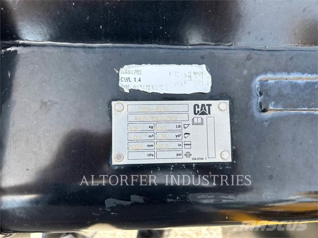 CAT 908-14 Фронтальные погрузчики