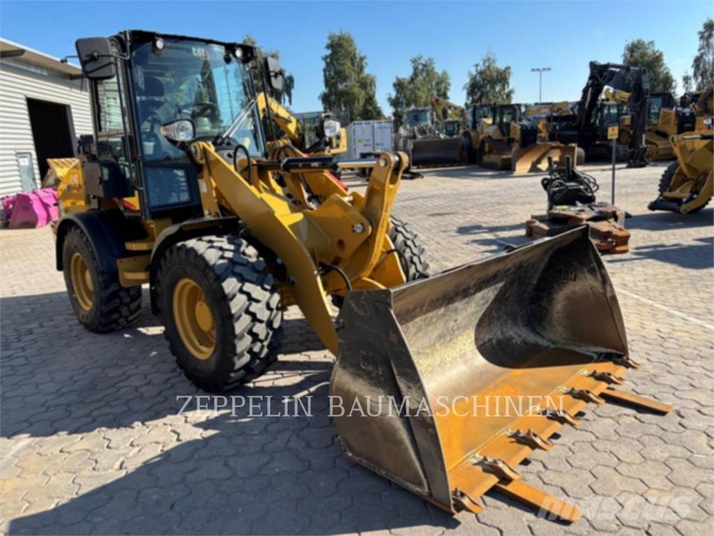 CAT 908-14 Фронтальные погрузчики