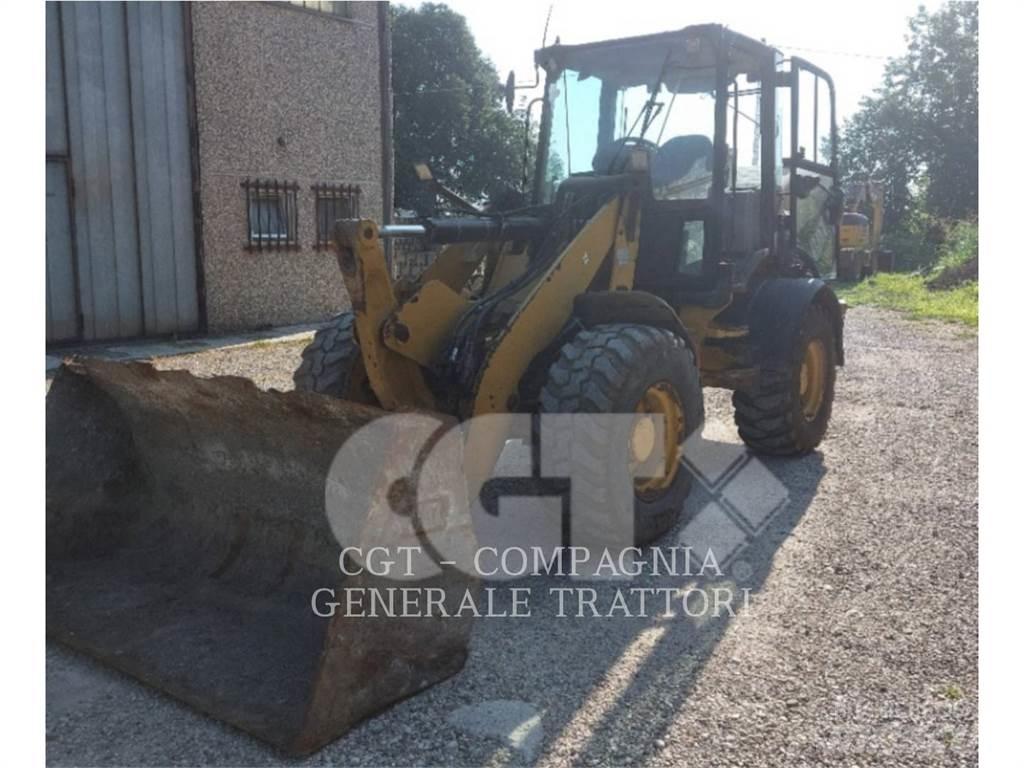CAT 908H Фронтальные погрузчики