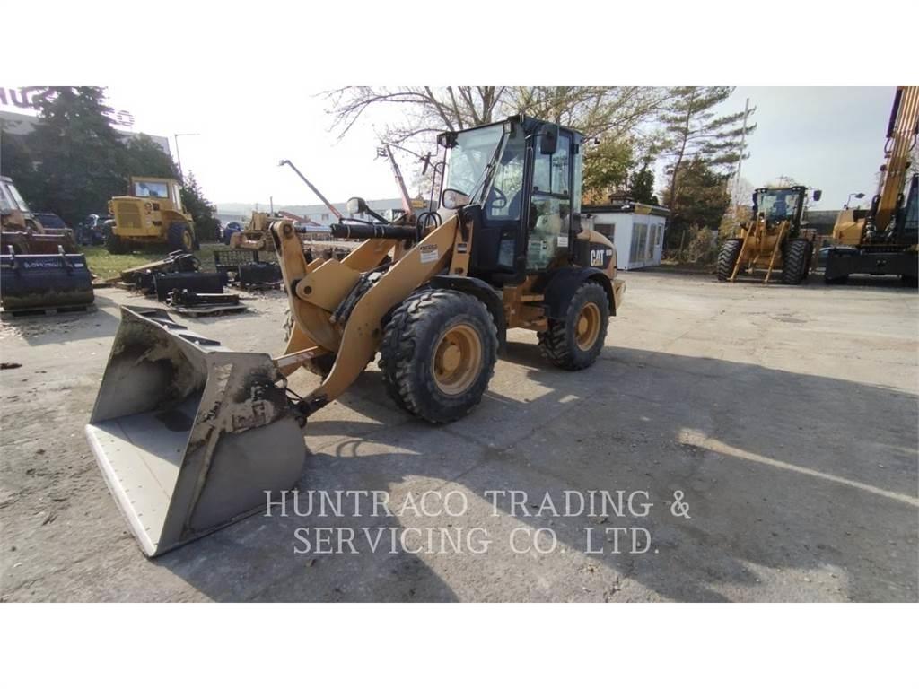 CAT 908H Фронтальные погрузчики