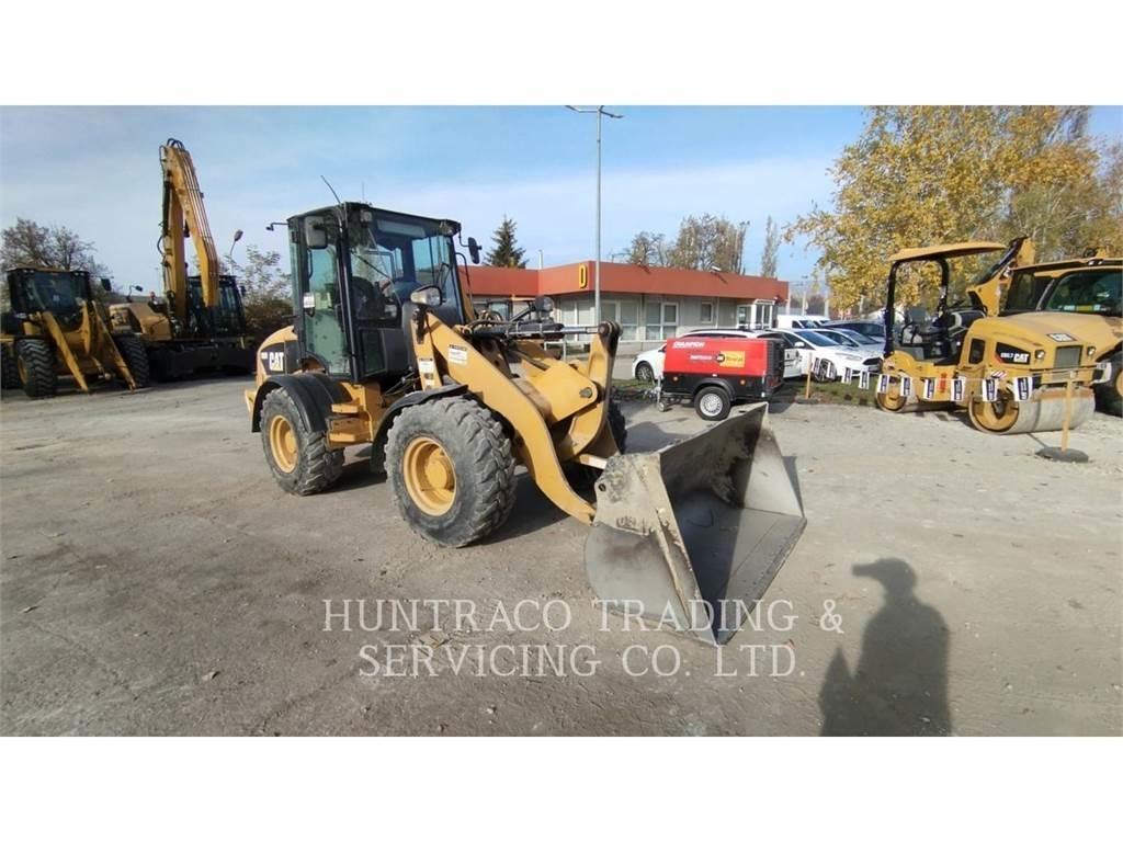 CAT 908H Фронтальные погрузчики
