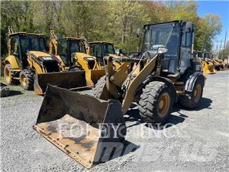 CAT 908H2 Фронтальные погрузчики