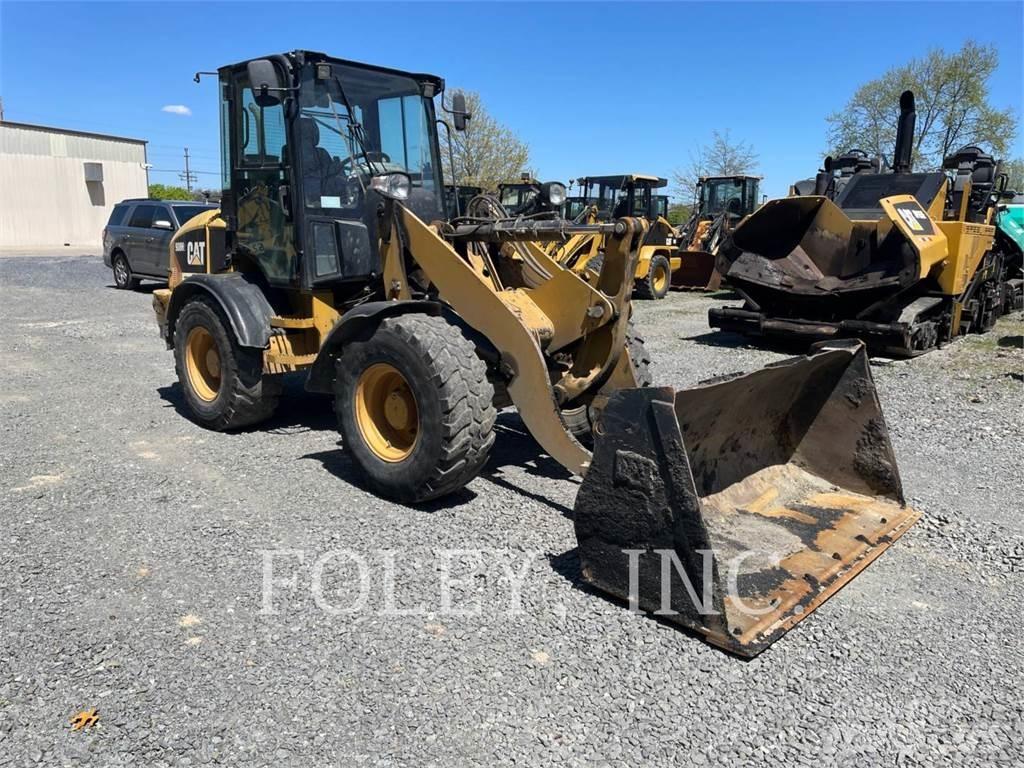 CAT 908H2 Фронтальные погрузчики