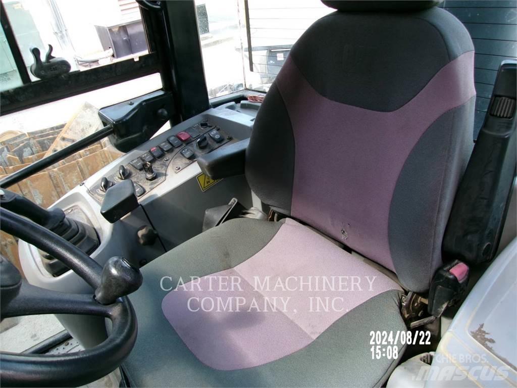 CAT 908H2 Фронтальные погрузчики