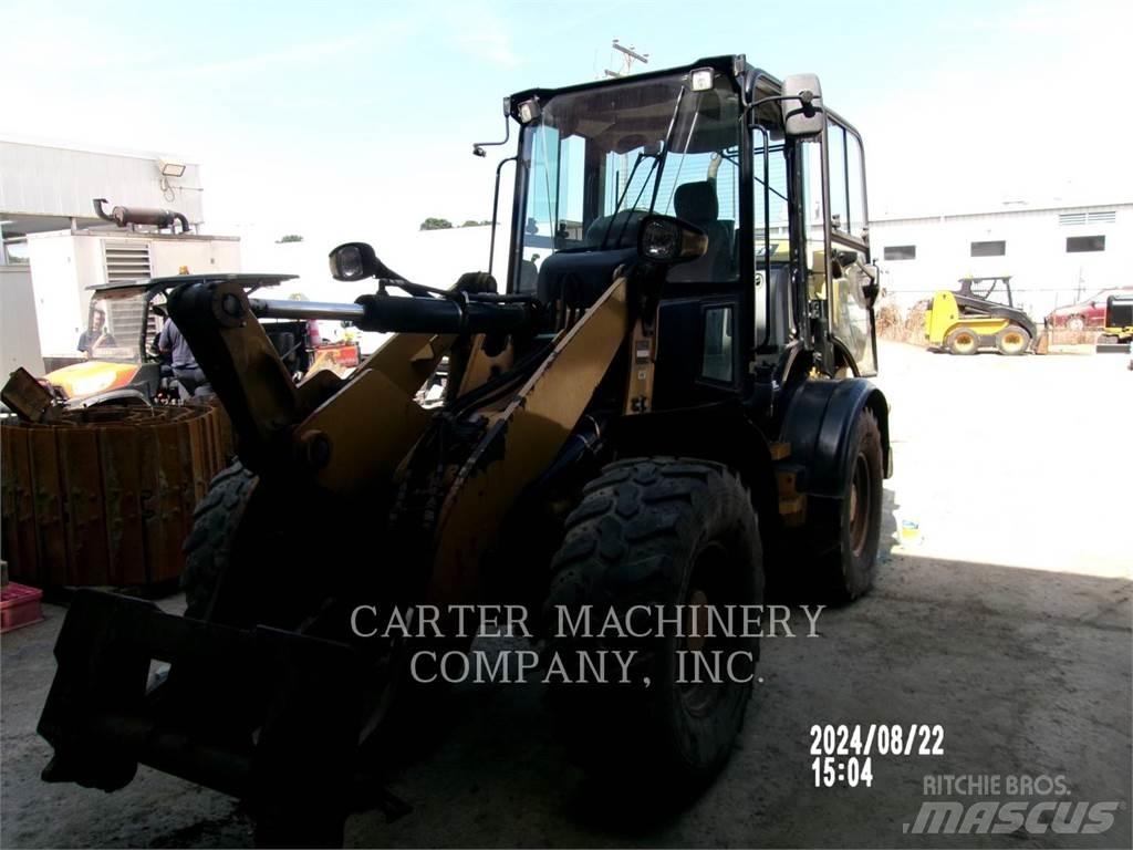 CAT 908H2 Фронтальные погрузчики
