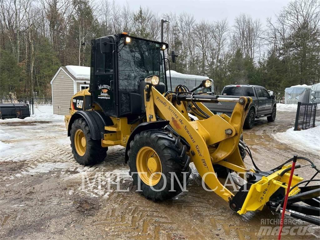 CAT 908H2 Фронтальные погрузчики