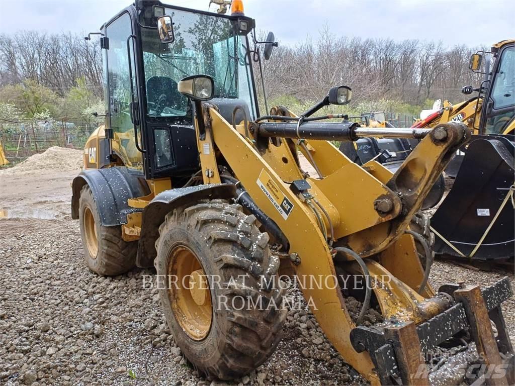 CAT 908H2 Фронтальные погрузчики