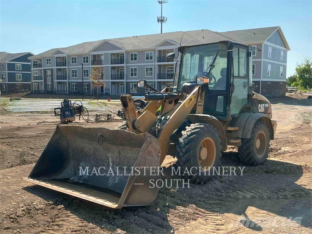 CAT 908H2 Фронтальные погрузчики