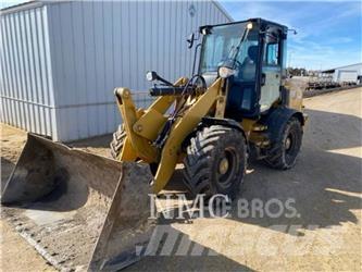 CAT 908M Фронтальные погрузчики