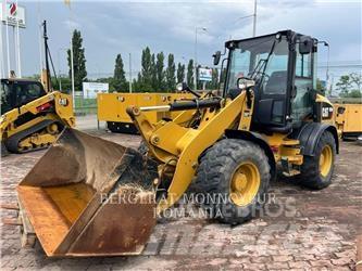 CAT 908M Фронтальные погрузчики