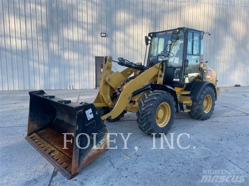 CAT 908M Фронтальные погрузчики
