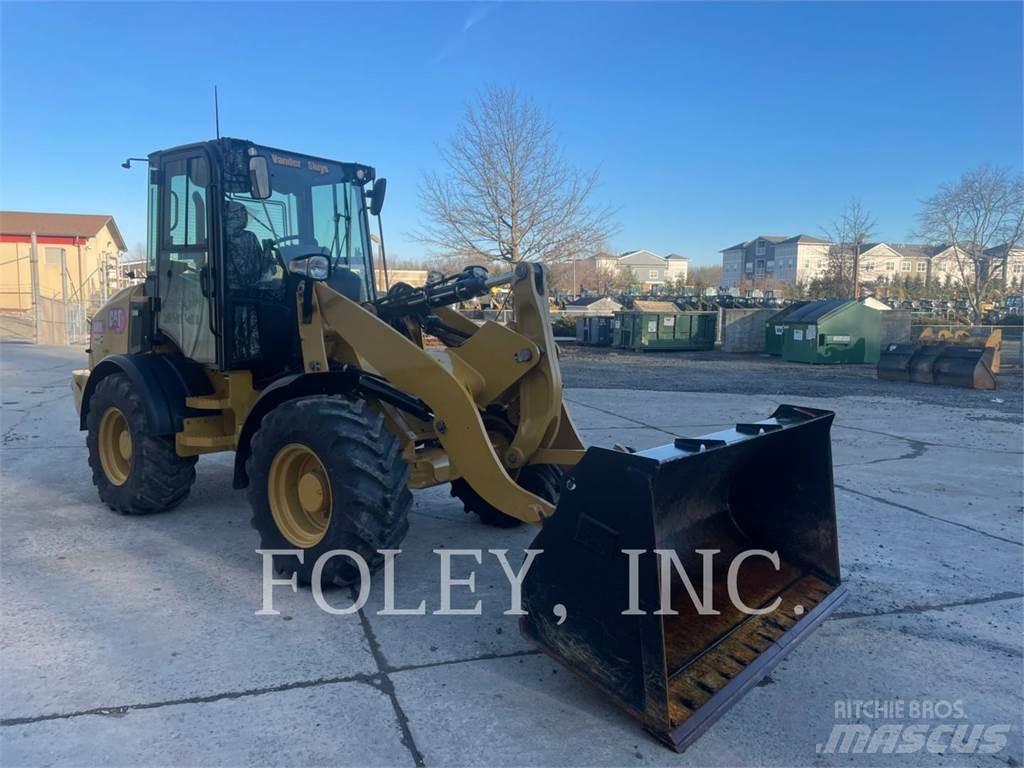 CAT 908M Фронтальные погрузчики