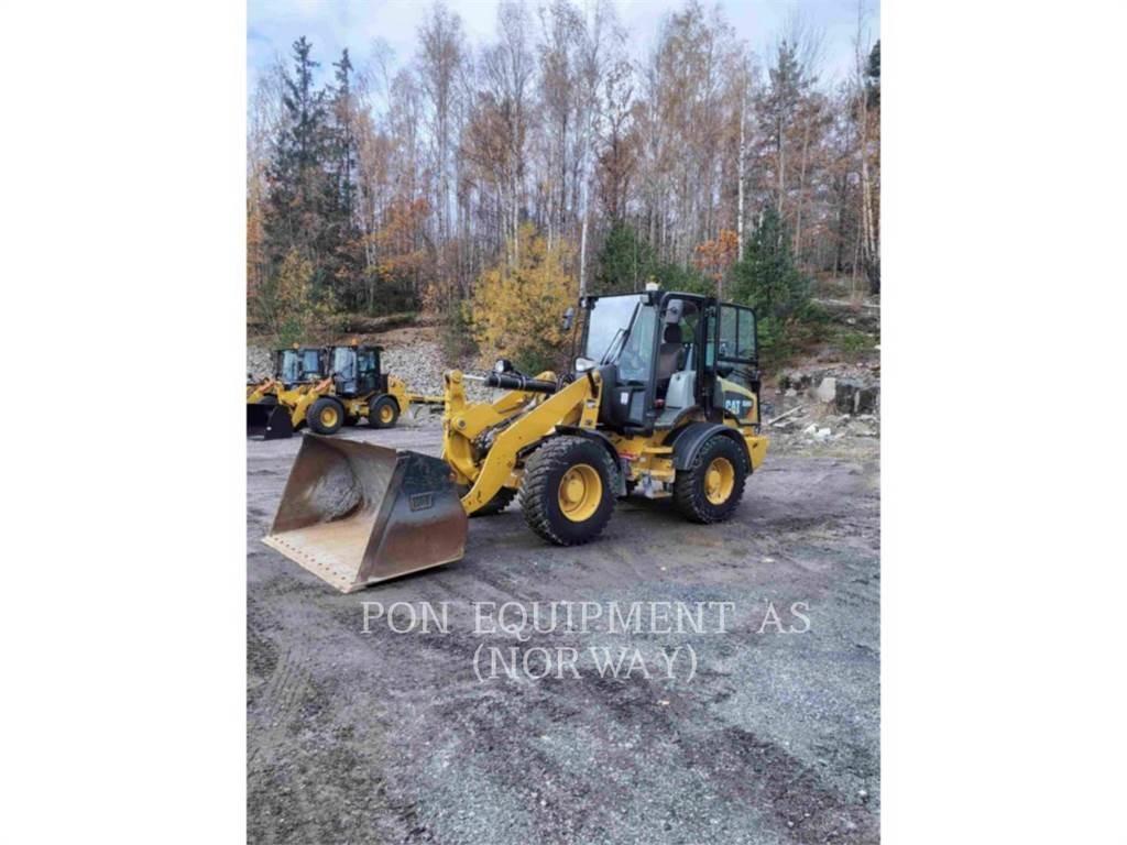 CAT 908M Фронтальные погрузчики