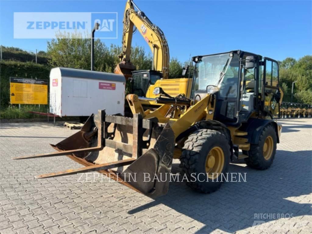 CAT 908M Фронтальные погрузчики