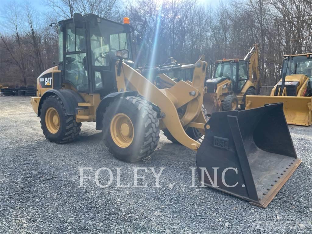 CAT 908M Фронтальные погрузчики