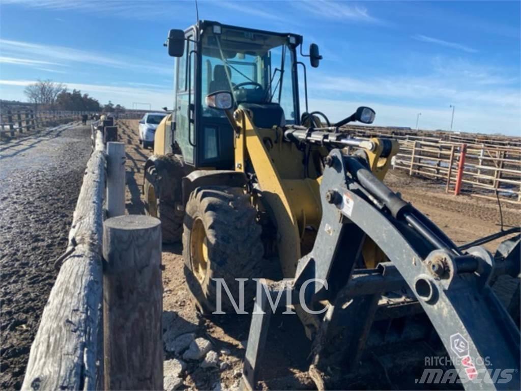 CAT 908M Фронтальные погрузчики