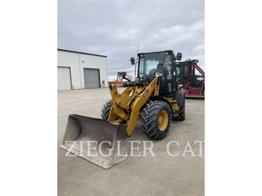 CAT 908M Фронтальные погрузчики