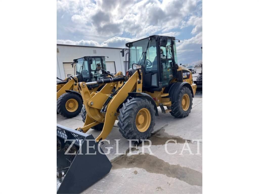 CAT 908M Фронтальные погрузчики