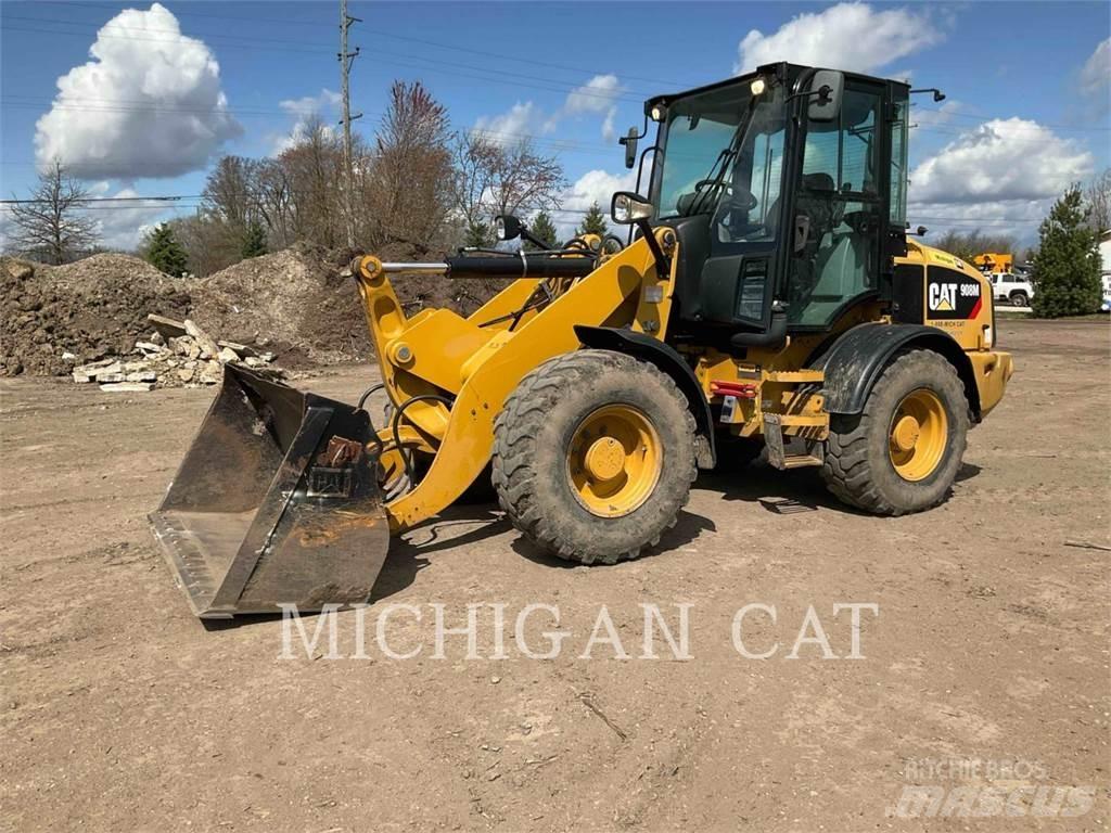 CAT 908M Фронтальные погрузчики