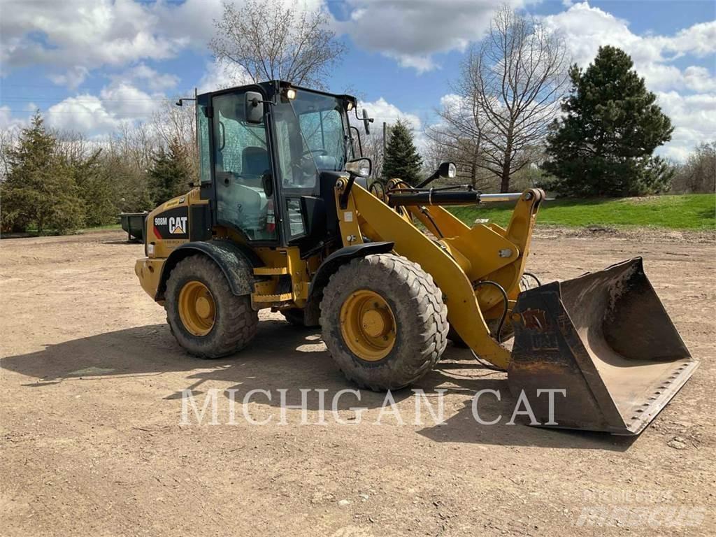 CAT 908M Фронтальные погрузчики