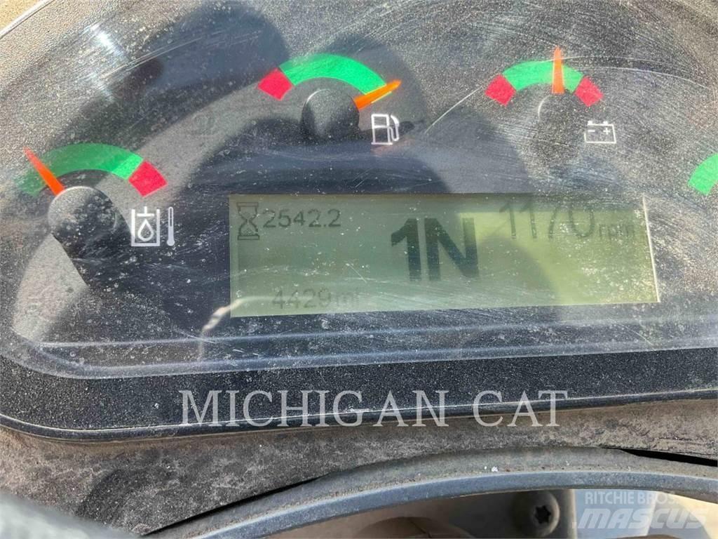 CAT 908M Фронтальные погрузчики