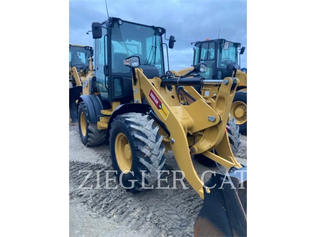 CAT 908M Фронтальные погрузчики