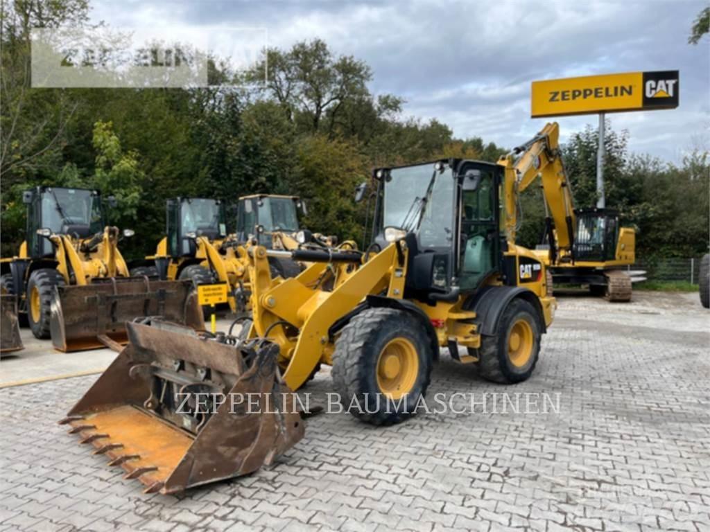 CAT 908M Фронтальные погрузчики