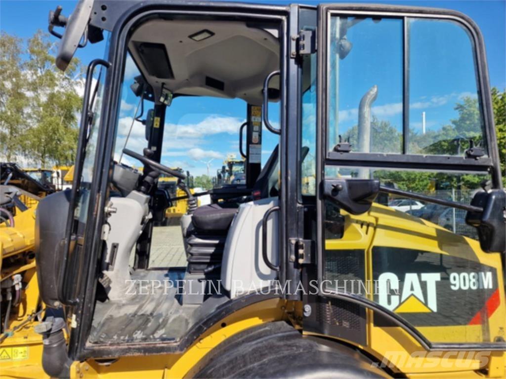 CAT 908M Фронтальные погрузчики