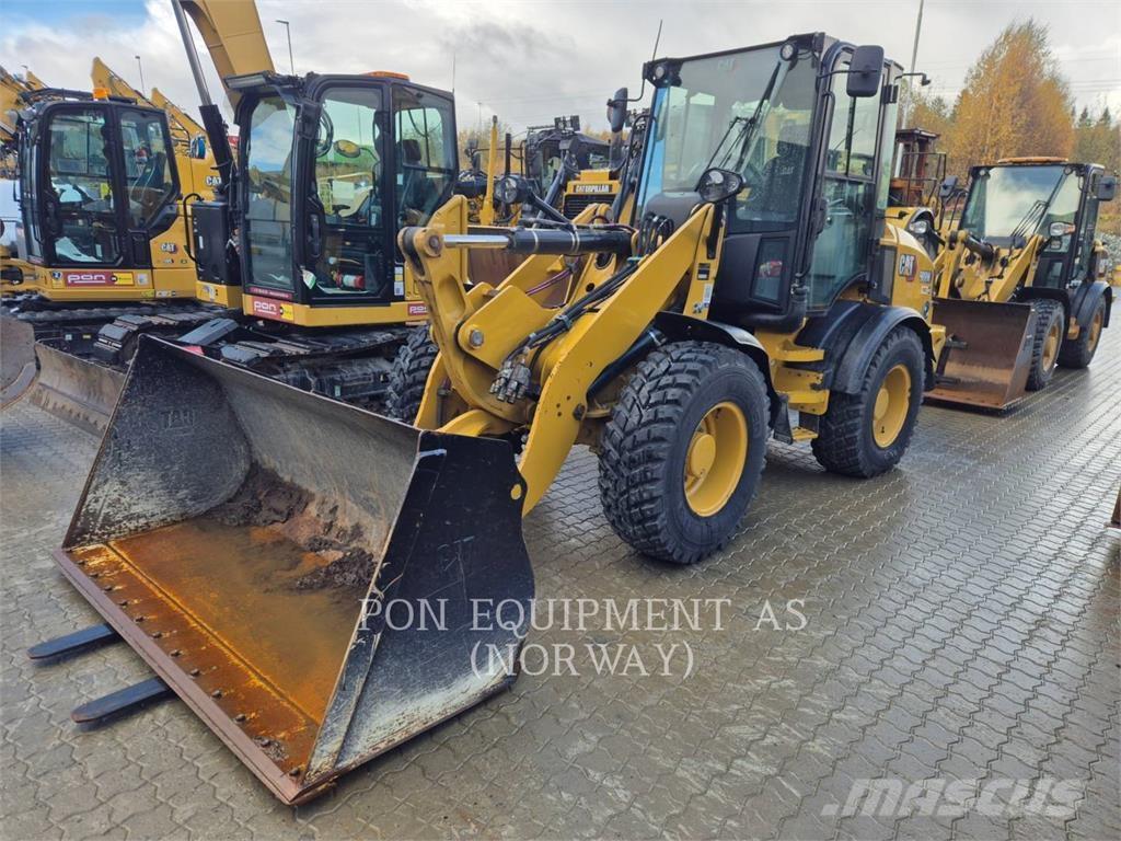 CAT 908M Фронтальные погрузчики