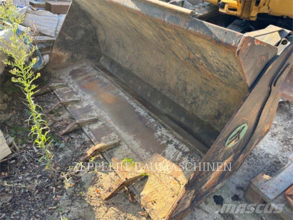 CAT 908M Фронтальные погрузчики