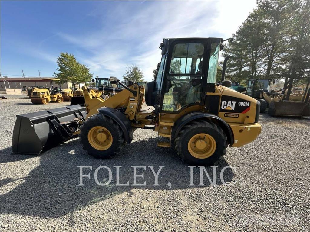 CAT 908M Фронтальные погрузчики