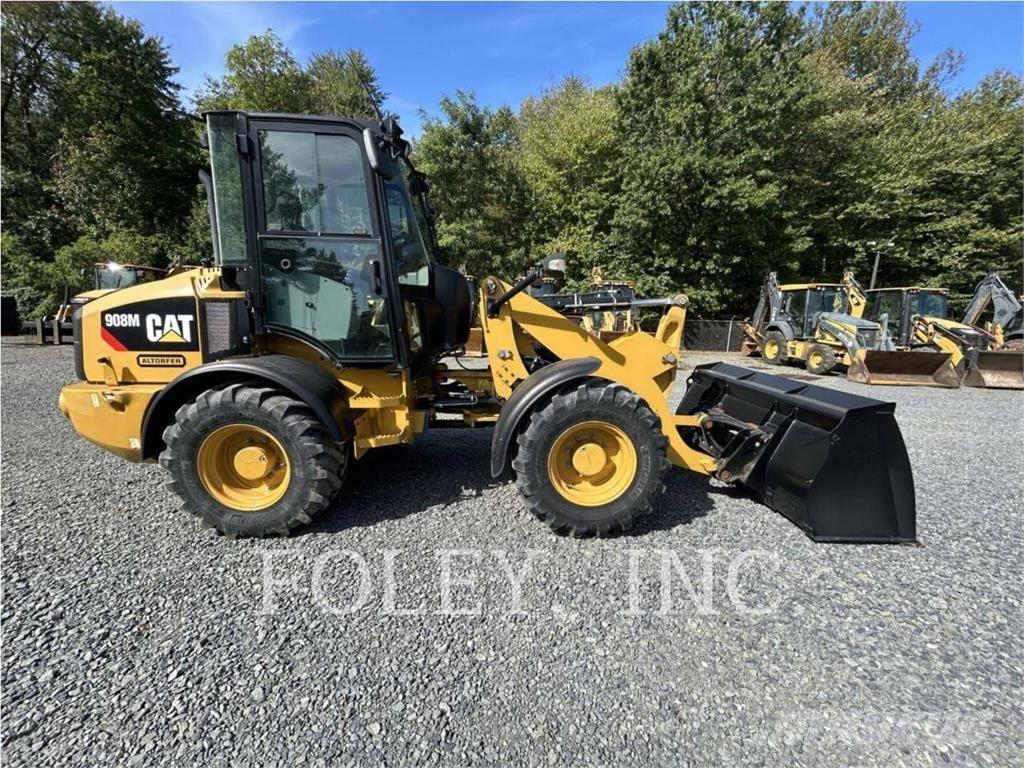 CAT 908M Фронтальные погрузчики
