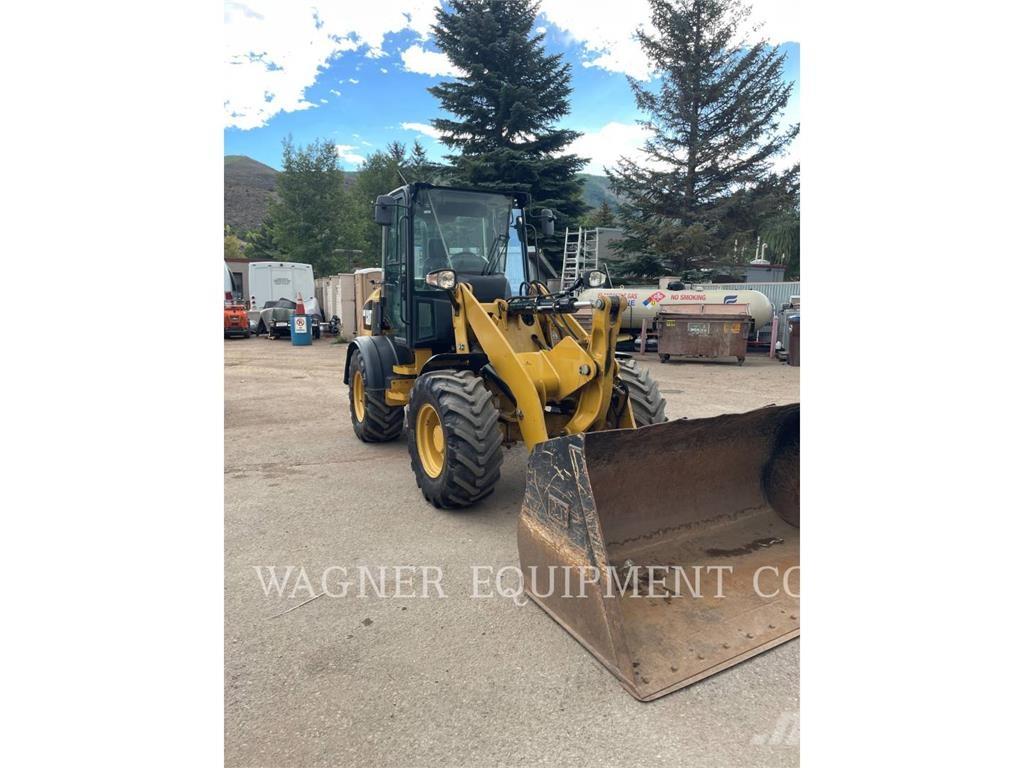 CAT 908M Фронтальные погрузчики