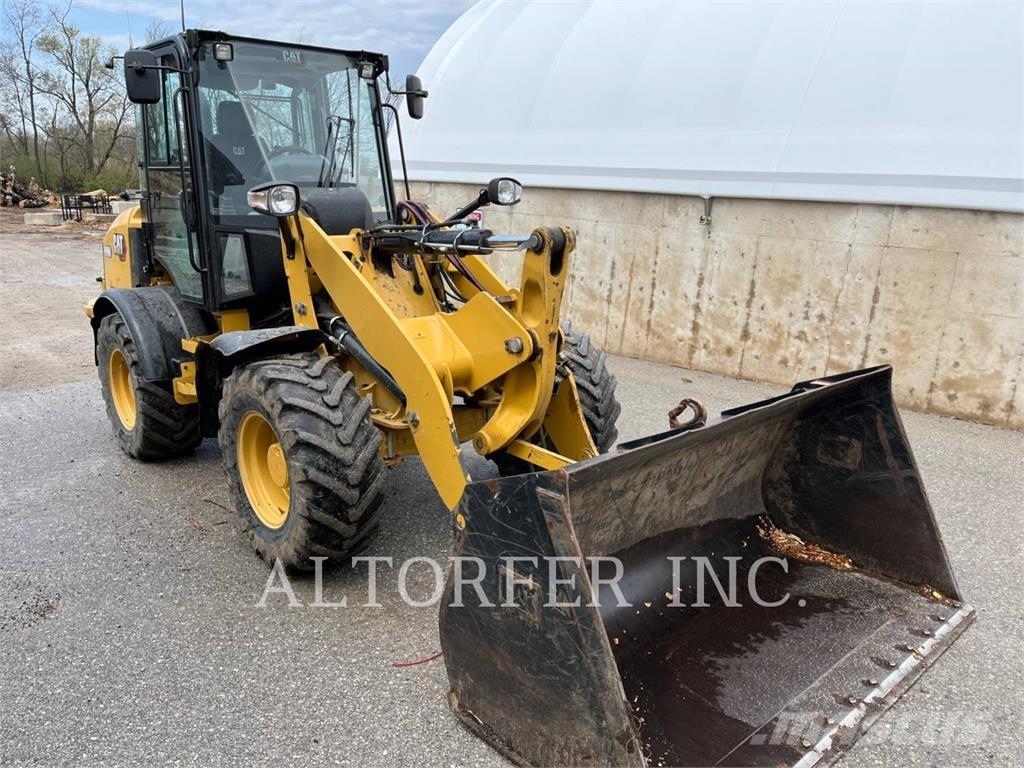 CAT 908M Малые погрузчики